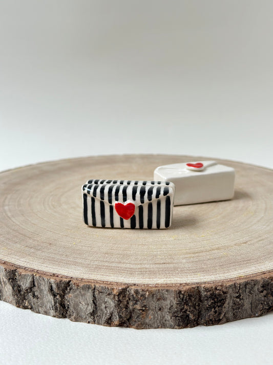 Letter-shaped picture two holders