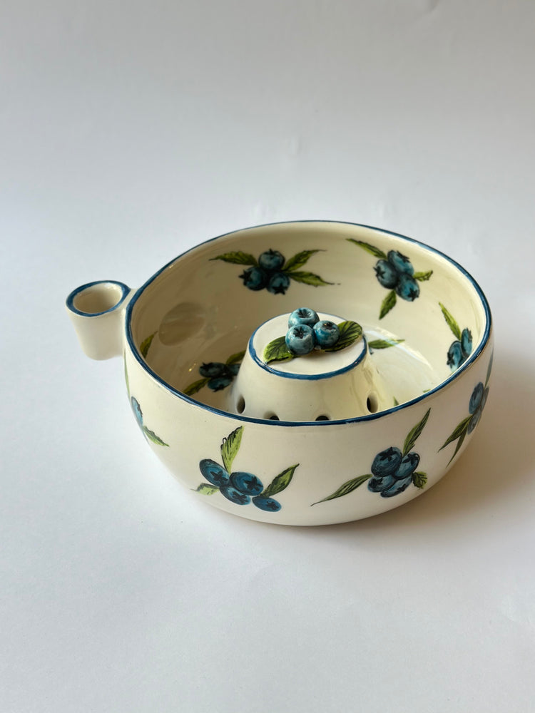 Handmade ceramic fruit washing bowl🫐