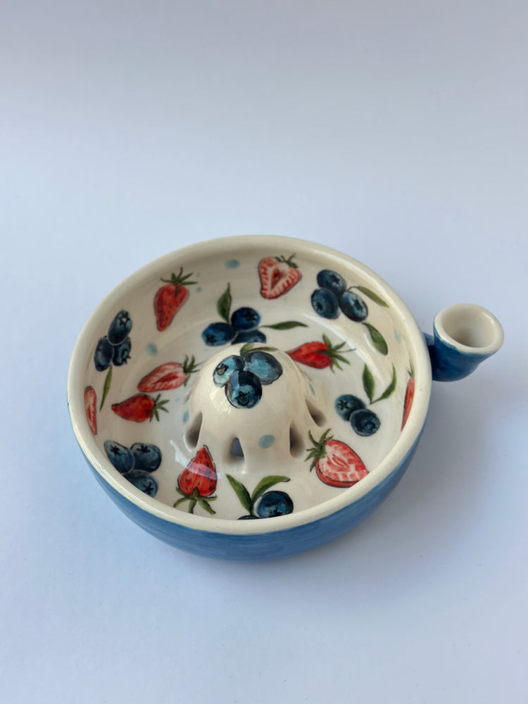 Handmade ceramic berrybowl (Read the caption)