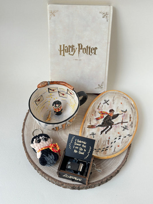 Harry Potter special gift box ( handmade mug, plate, keychain, notebook, music box)