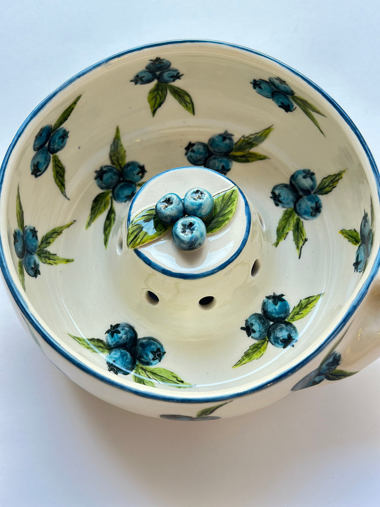 Handmade ceramic fruit washing bowl🫐