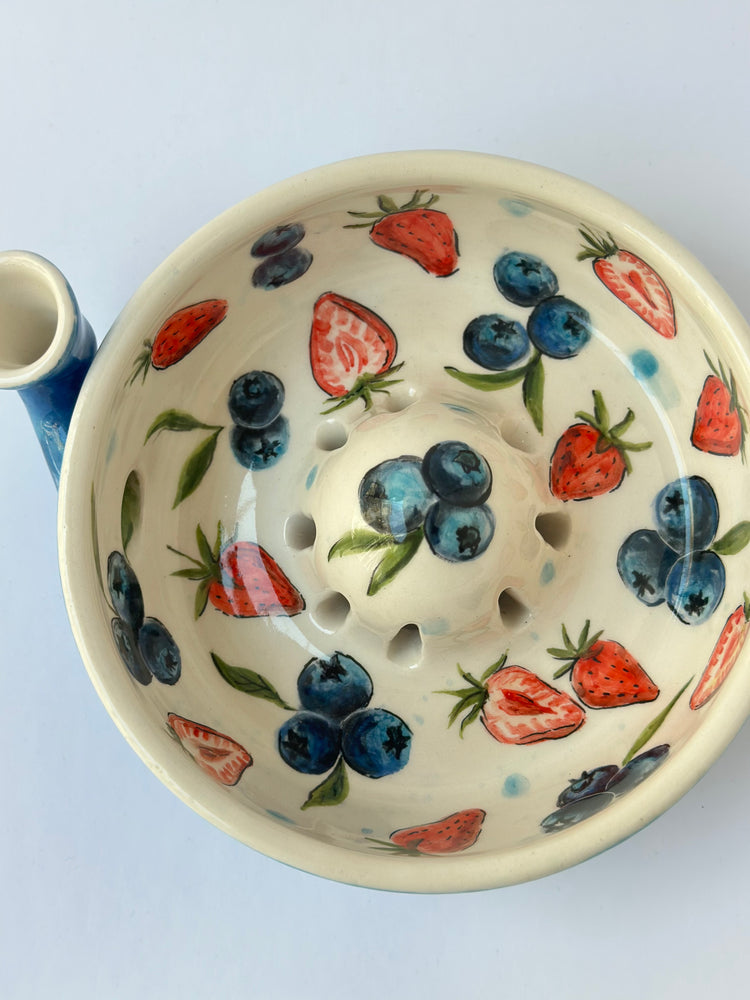 Handmade ceramic berrybowl (Read the caption)