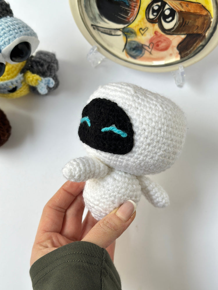 Handmade WALL-E figures ( 
It can be used both as a keychain and as a home décor item