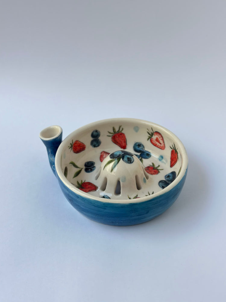 Handmade ceramic berrybowl (Read the caption)