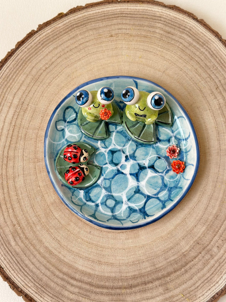 Frog’s handmade candle holder
